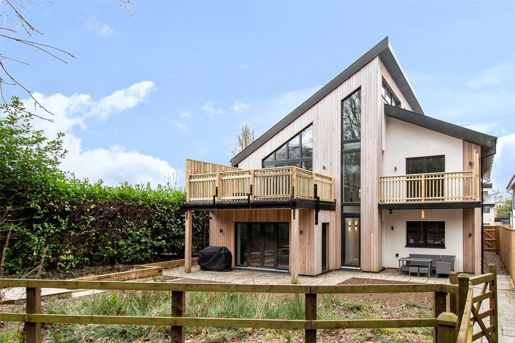 Property photo 3 of 33 Picture No. 70