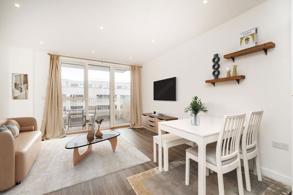 Property photo 3 of 5