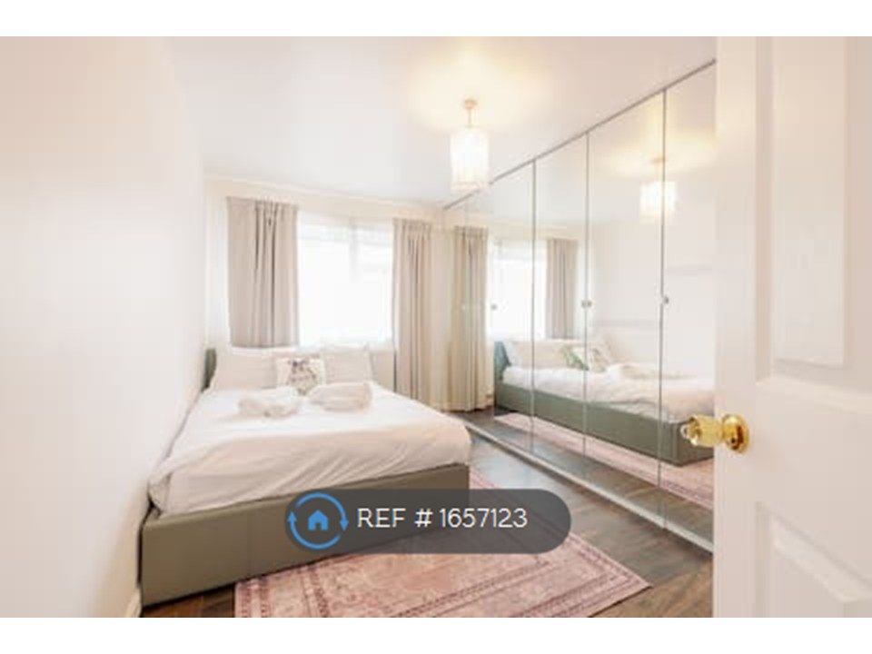 Property photo 2 of 17 Master Bedroom