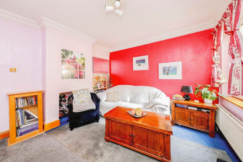 Property photo 3 of 12