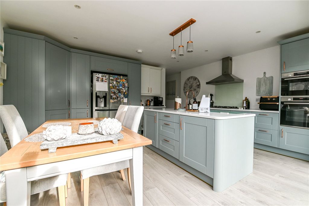 Property photo 2 of 18 Picture No. 05