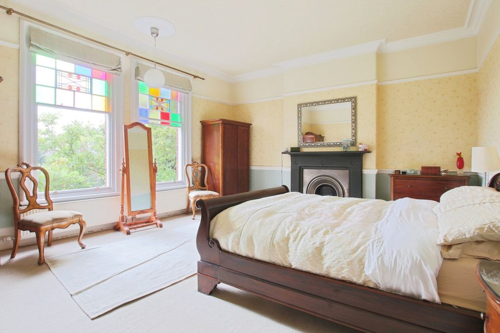 Property photo 3 of 25 4610355