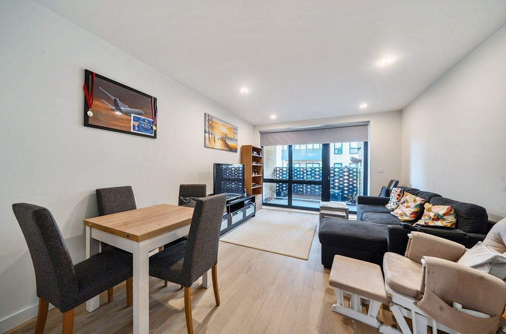 Property photo 1 of 11