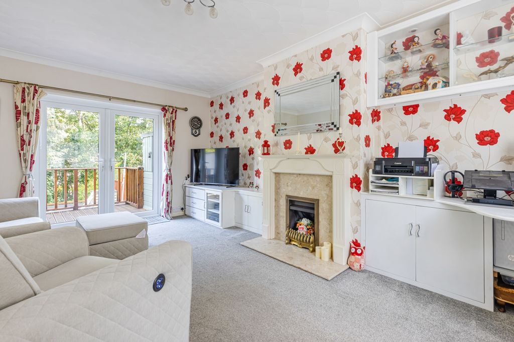 Property photo 2 of 16 A12 - 33 George Road, Paignton - 250919