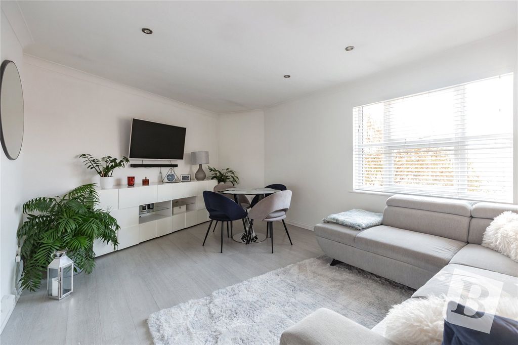 Property photo 3 of 14 Lounge/Diner