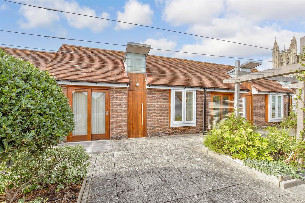 Property photo 1 of 10 External (Web)