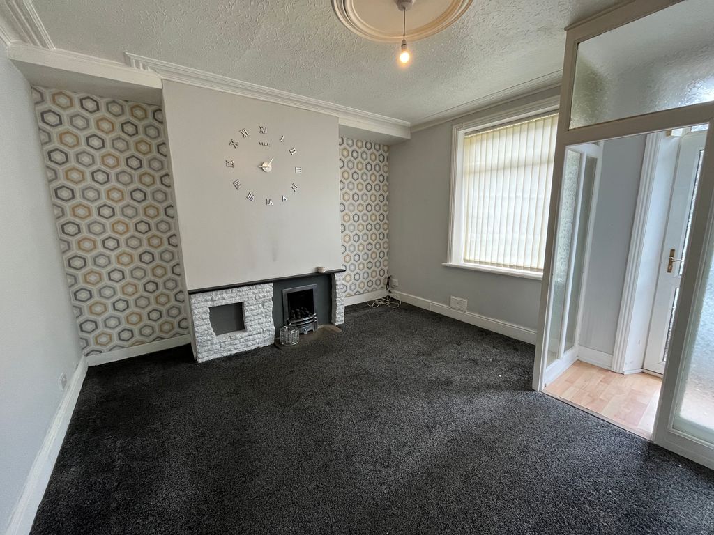 Property photo 2 of 7 Living Room