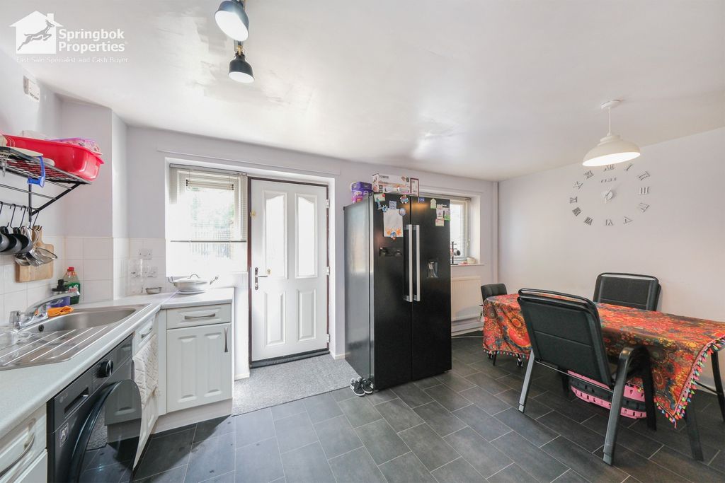 Property photo 3 of 11 Image 2