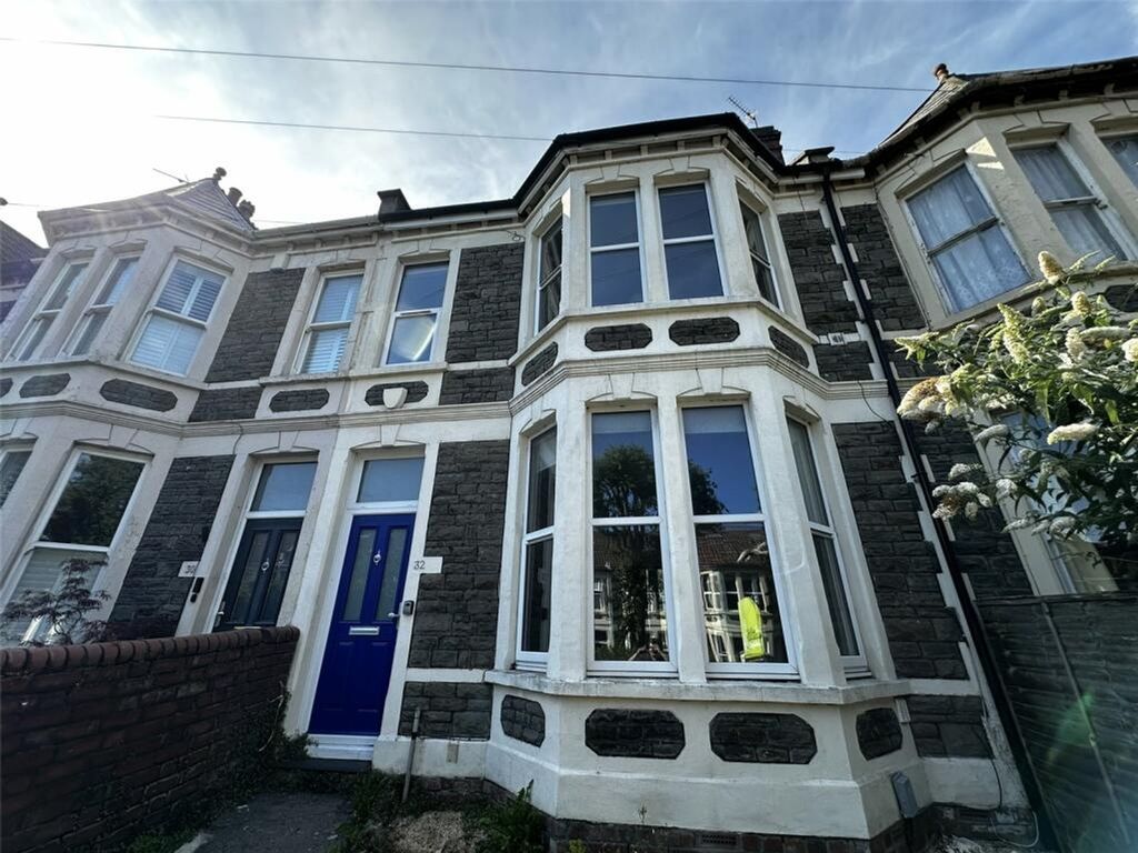 Property photo 2 of 16 A Charming Exterior View Of The Property Showcasin...