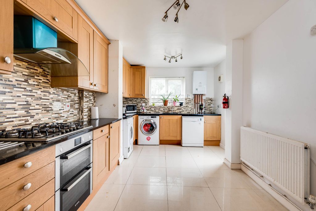 Property photo 2 of 13 Kitchen