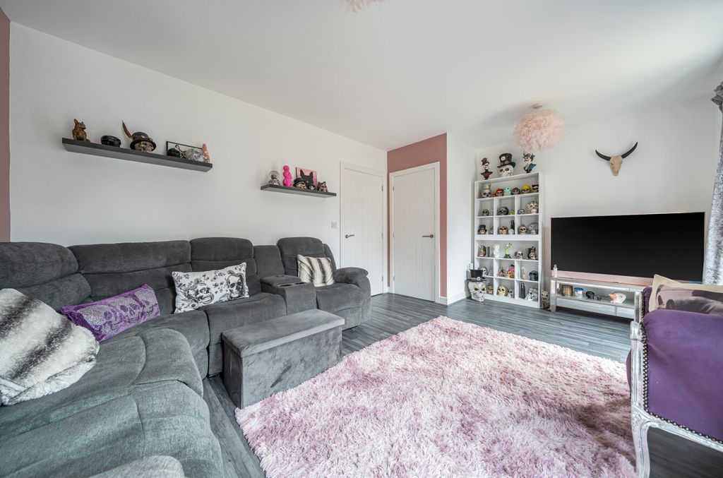 Property photo 3 of 16 1409748-15-698F11...