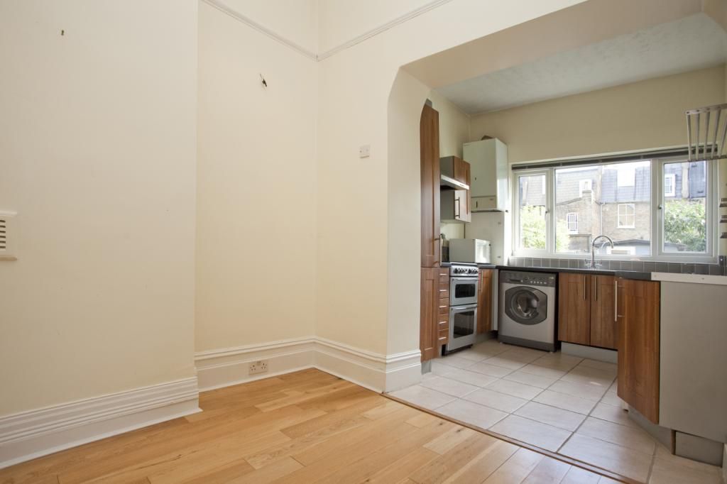 Property photo 3 of 8 Kitchen Reception