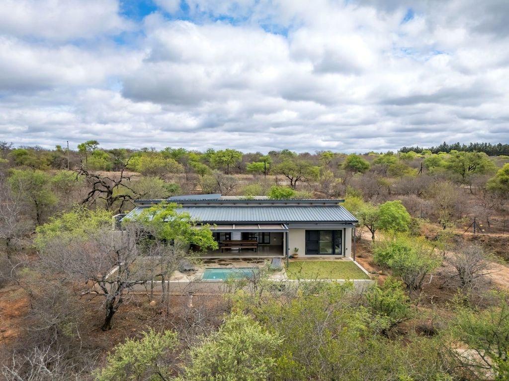 Property photo 1 of 32 1Hs1682177