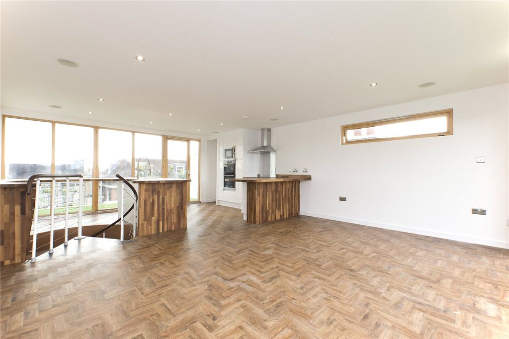 Property photo 2 of 9 Picture No. 02