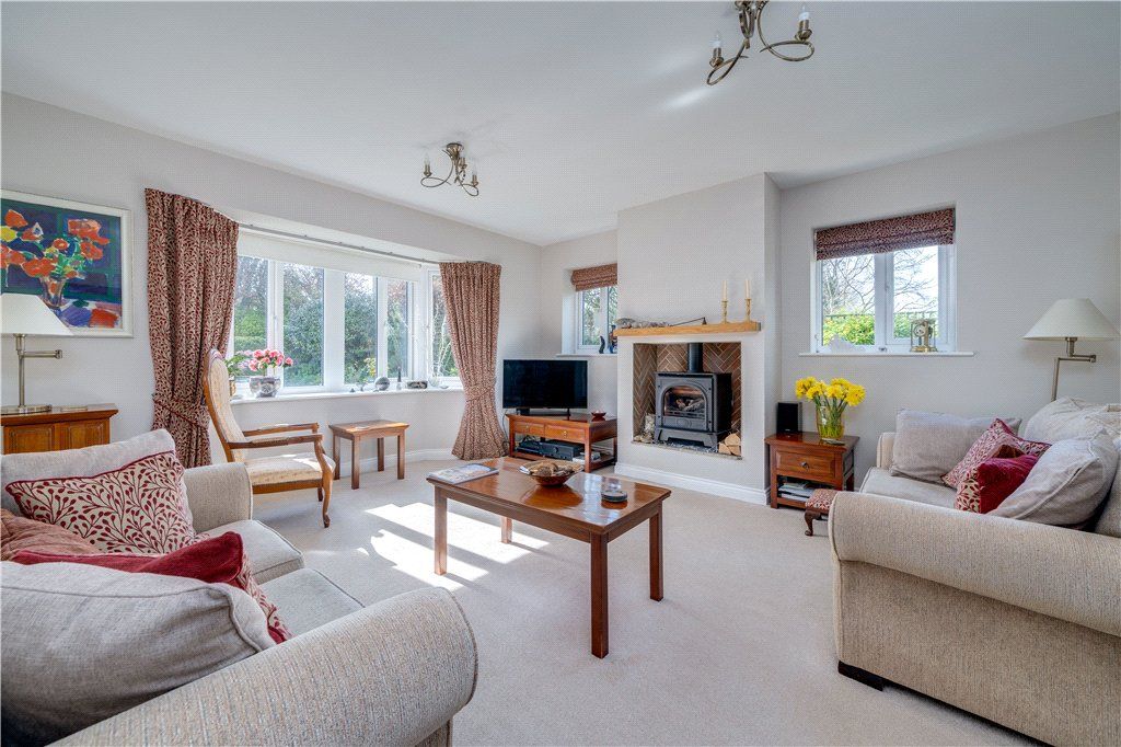 Property photo 3 of 23 Sitting Room