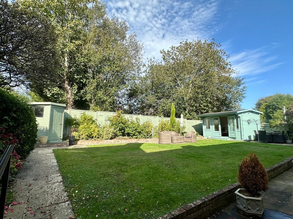 Property photo 3 of 25