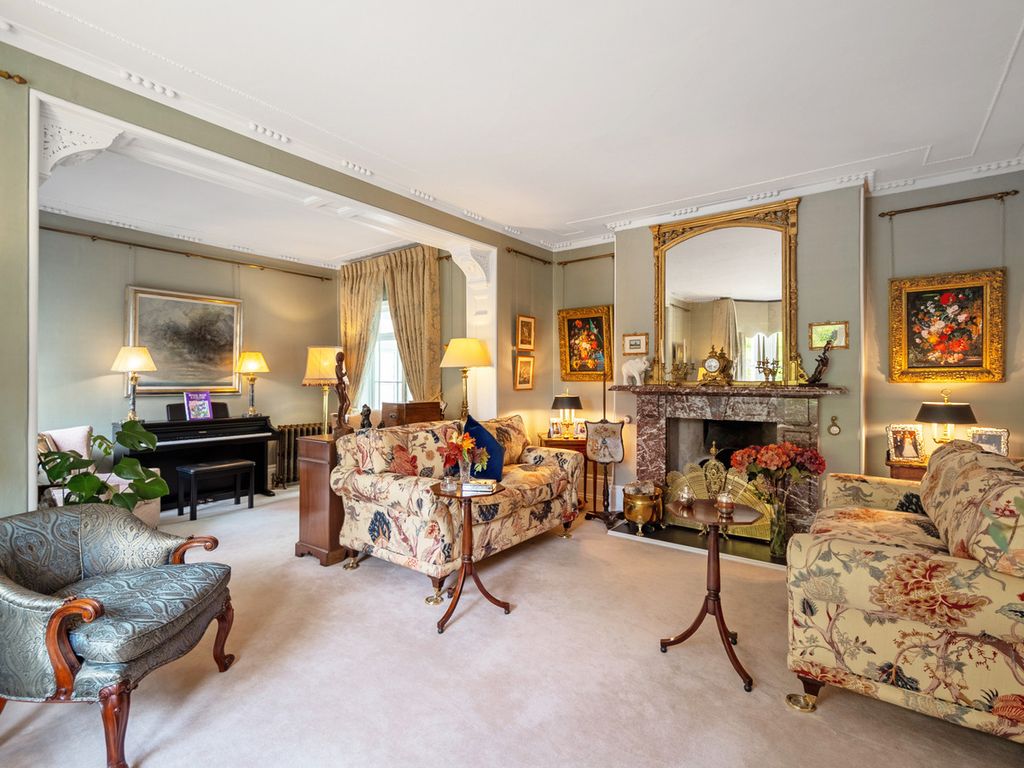 Property photo 3 of 35