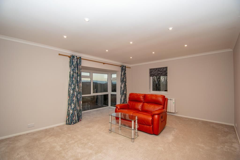 Property photo 2 of 13 Lounge