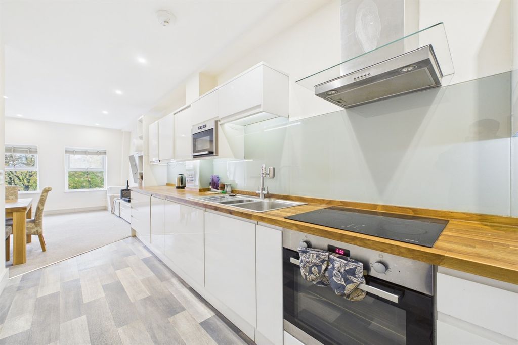 Property photo 2 of 12 Kitchen