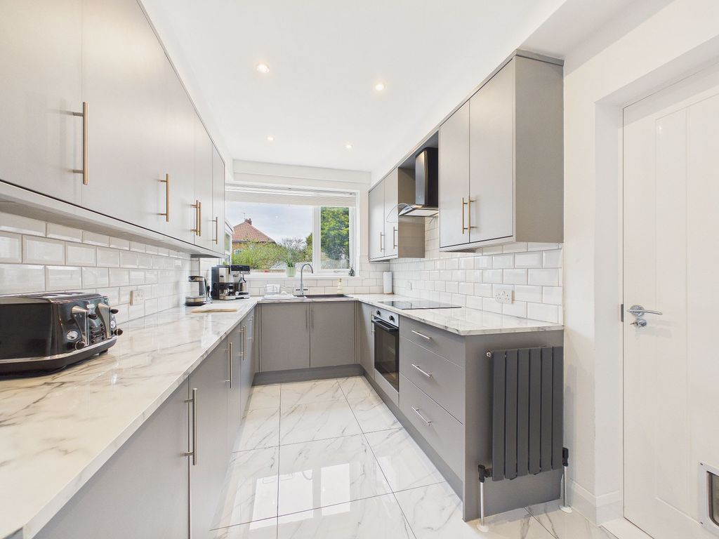 Property photo 3 of 15 Kitchen