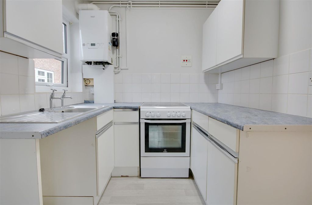 Property photo 3 of 8 Kitchen.Jpg