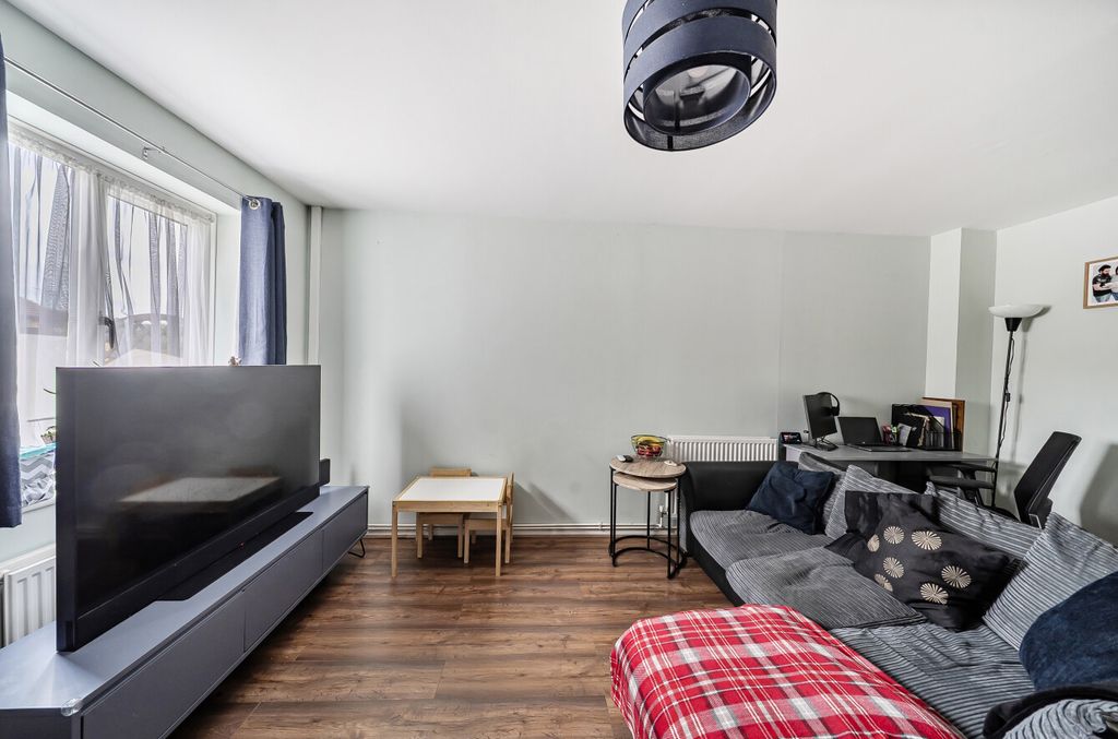 Property photo 2 of 16 1464836-11-6A0Ec5...