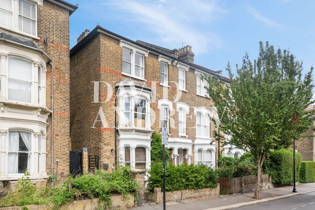Property photo 2 of 12