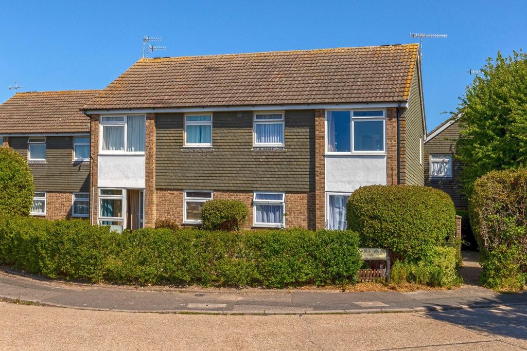 Property photo 1 of 11 Montague Court_12.Jpg