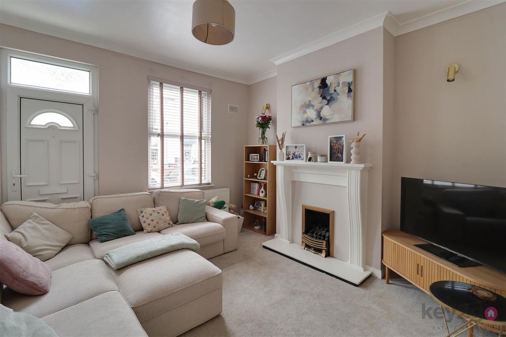 Property photo 2 of 22 Img_0975-Img_0977.Jpg