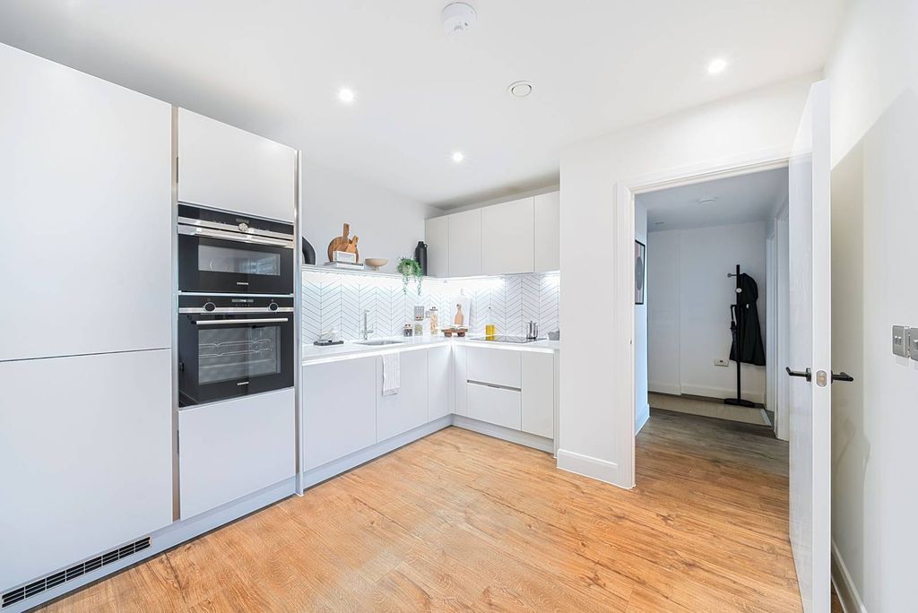 Property photo 1 of 36