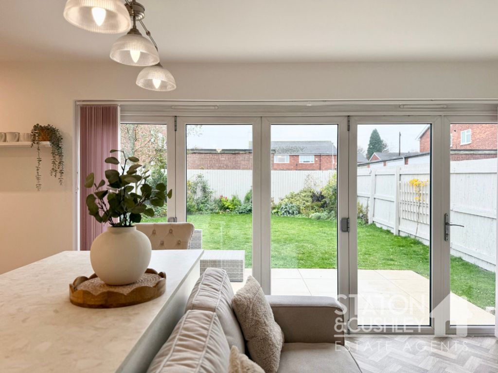 Property photo 2 of 31