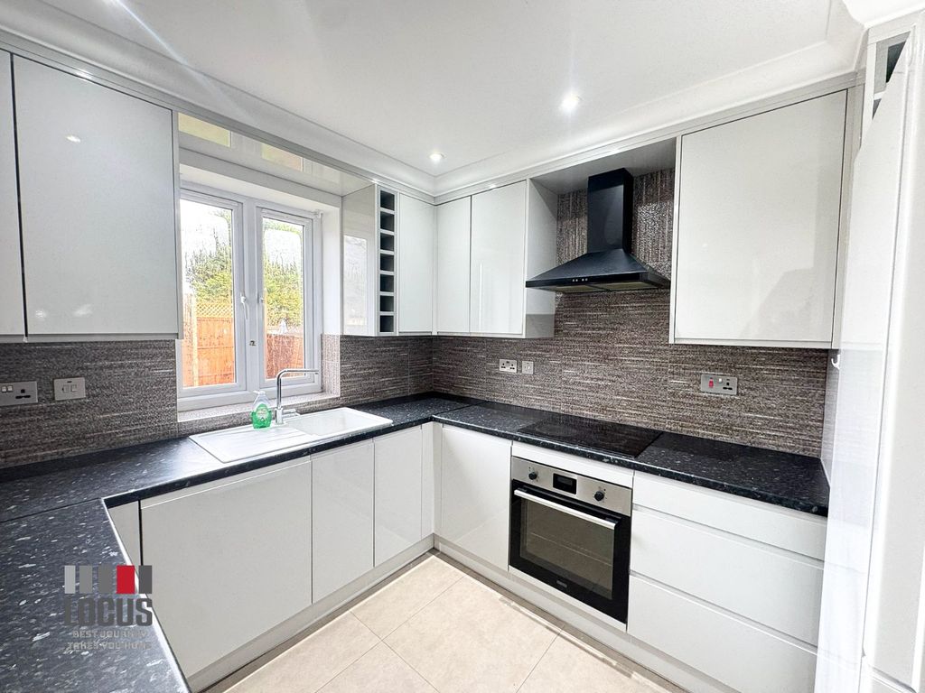 Property photo 2 of 6 Photo 1