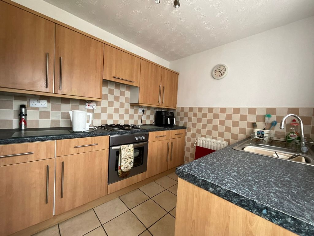 Property photo 2 of 18 4301634