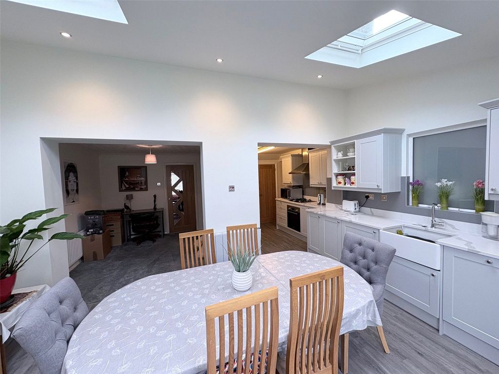 Property photo 3 of 25 Picture No. 02