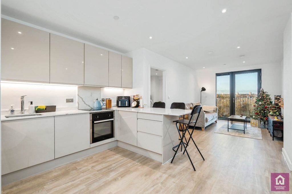 Property photo 3 of 26 Picture No. 17