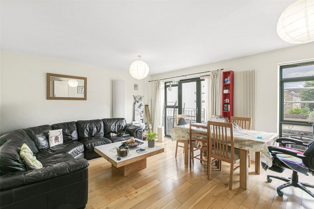 Property photo 2 of 10 Reception Room