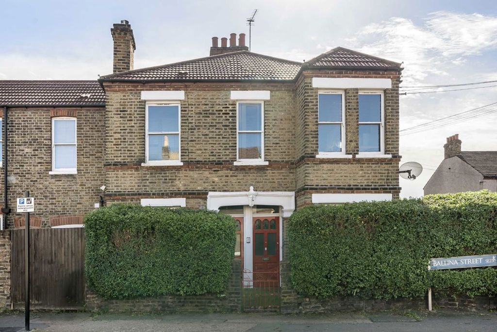 Property photo 1 of 6