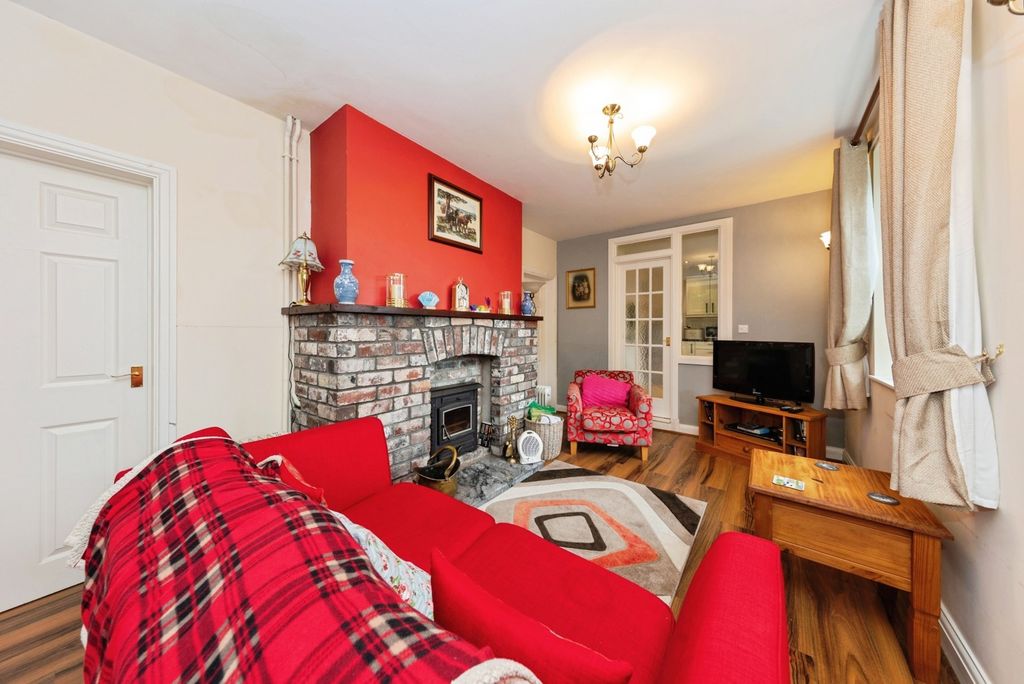 Property photo 3 of 17 Photo