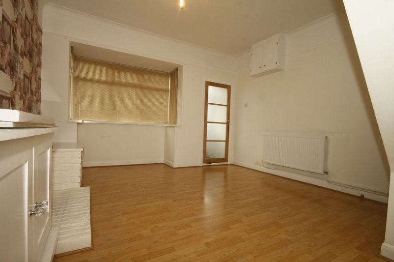 Property photo 3 of 9 Lounge