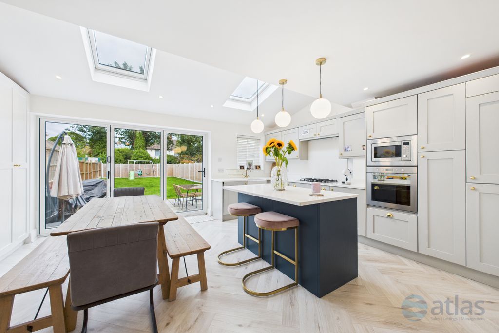 Property photo 1 of 17 Kitchen/Dining Area