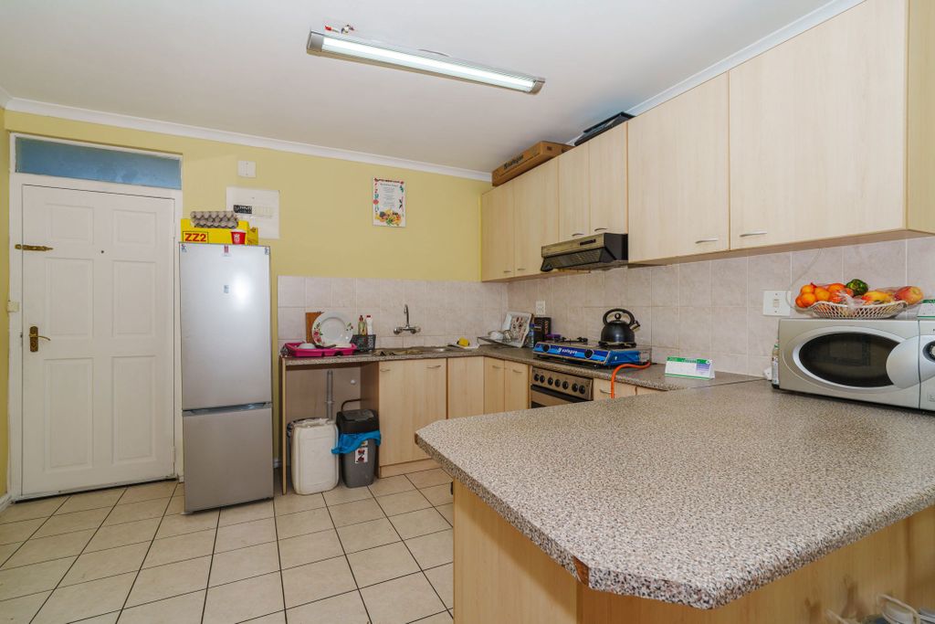 Property photo 3 of 14 Kw1700241