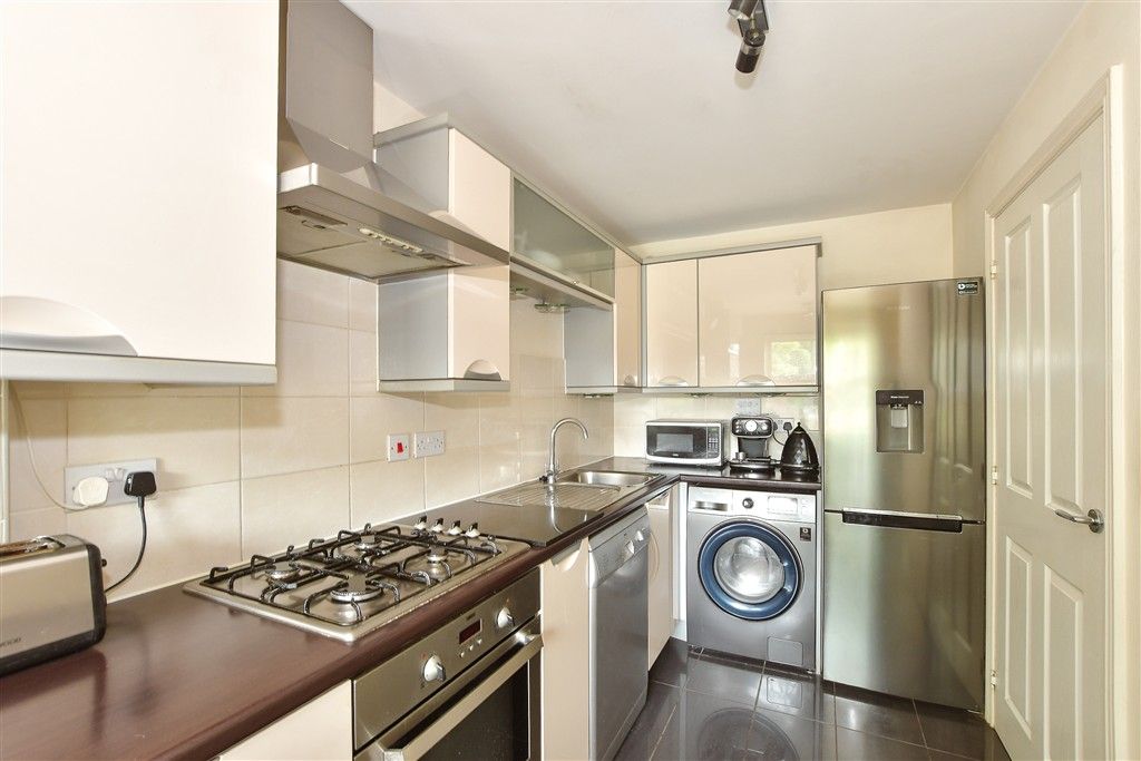 Property photo 3 of 18 Kitchen/Breakfast Room