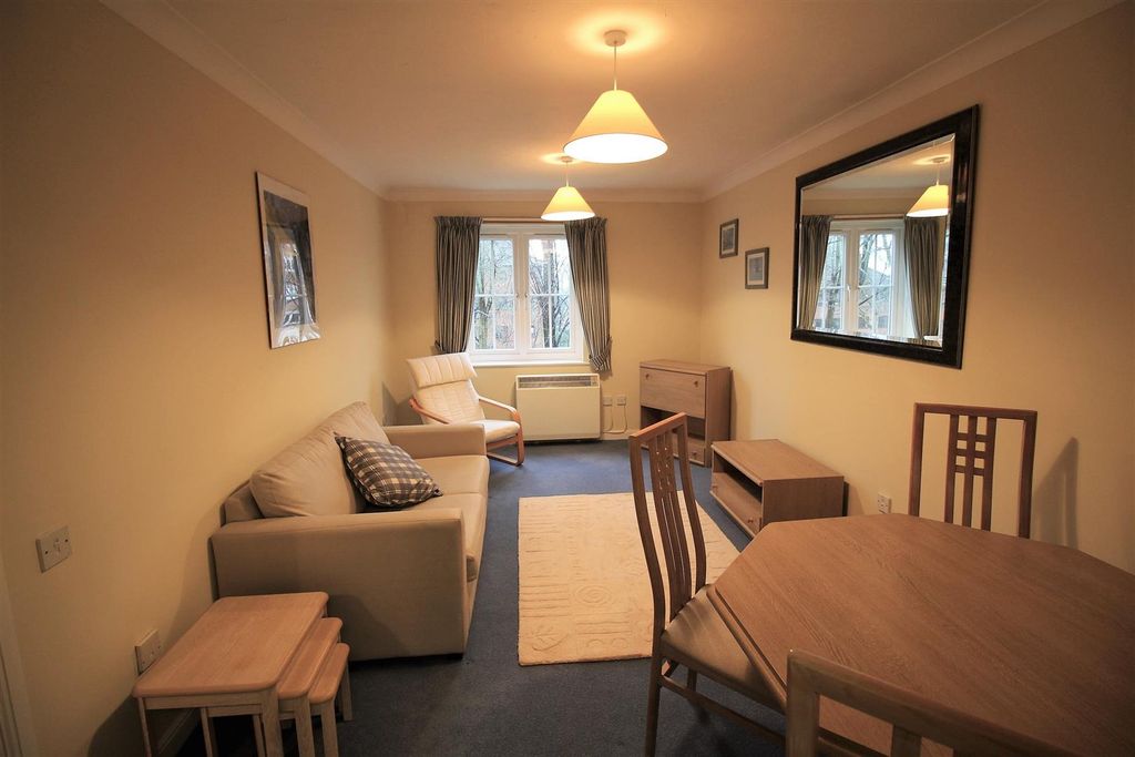 Property photo 2 of 9