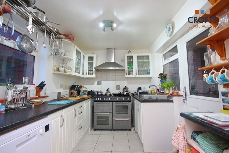 Property photo 3 of 12 Kitchen