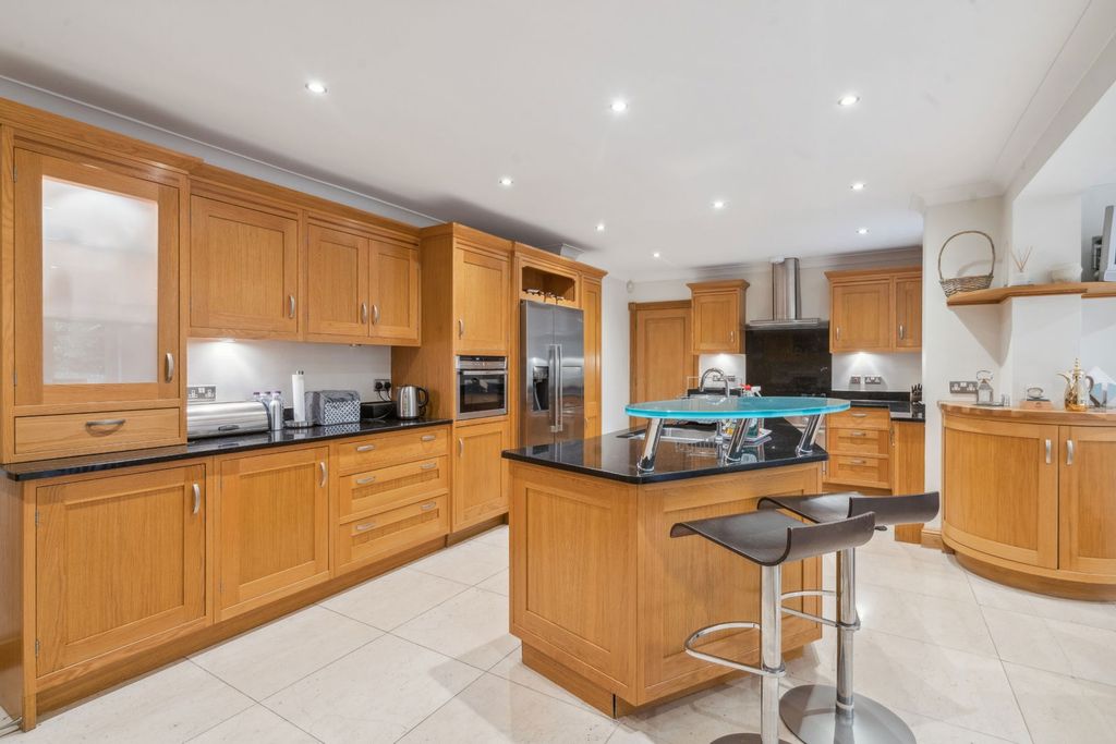 Additional image 5 of 6 bed detached house for saleSouth View Road, Pinner Hill HA5