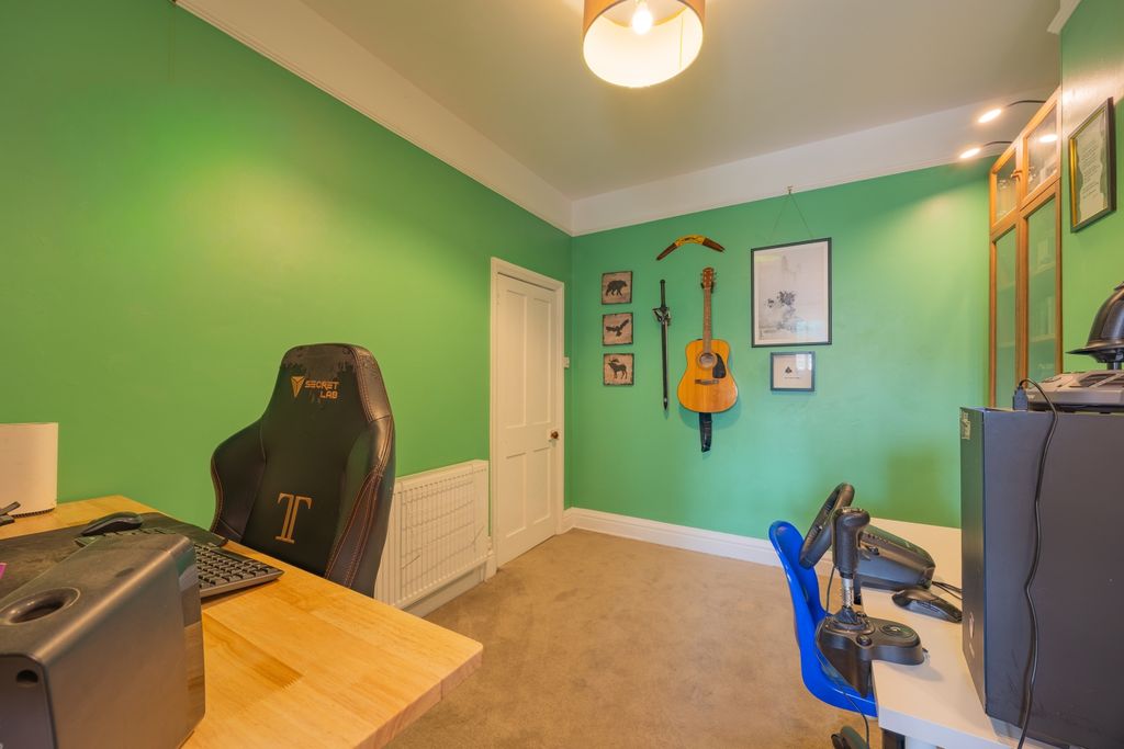 Property photo 3 of 15 Ewemove Taunton Leslie Avenue (16)