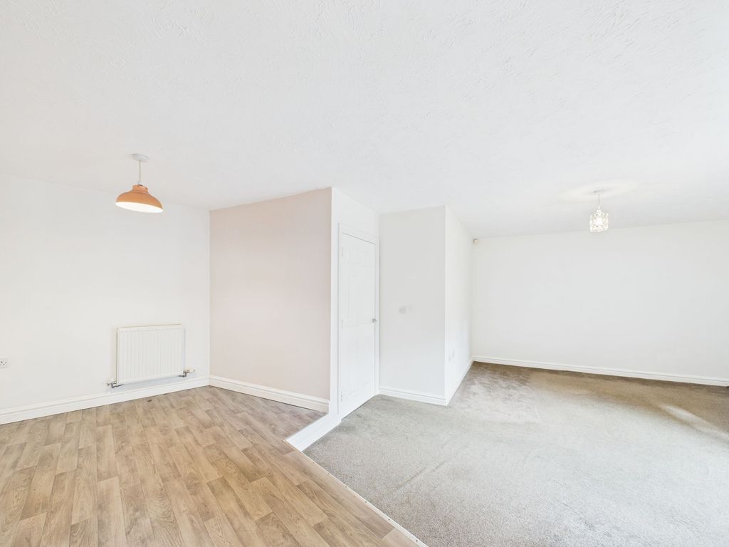 Property photo 2 of 26
