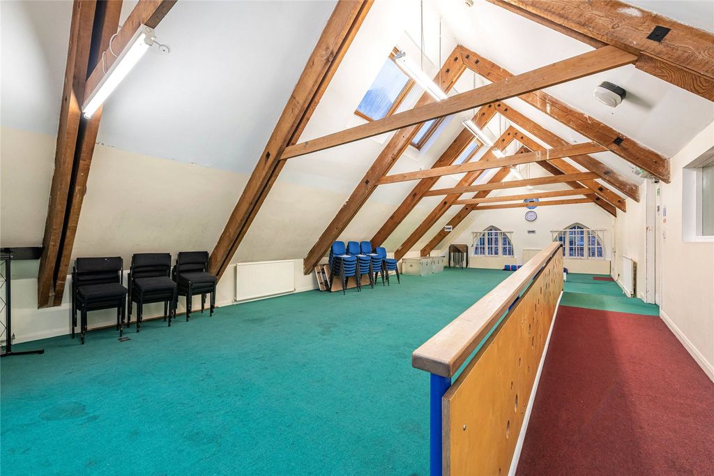 Property photo 3 of 27 Picture No. 30