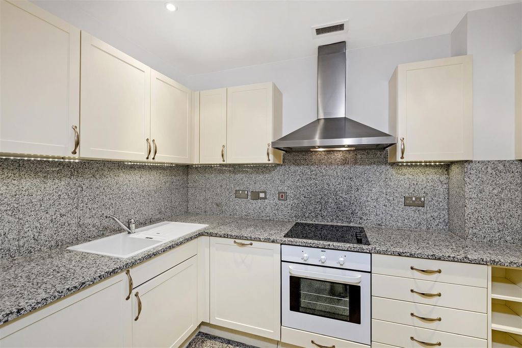 Property photo 2 of 16 Kitchen