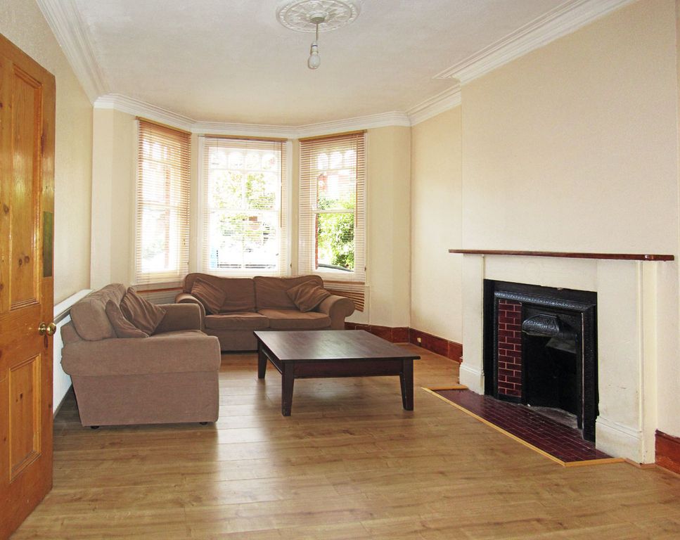 Property photo 3 of 8